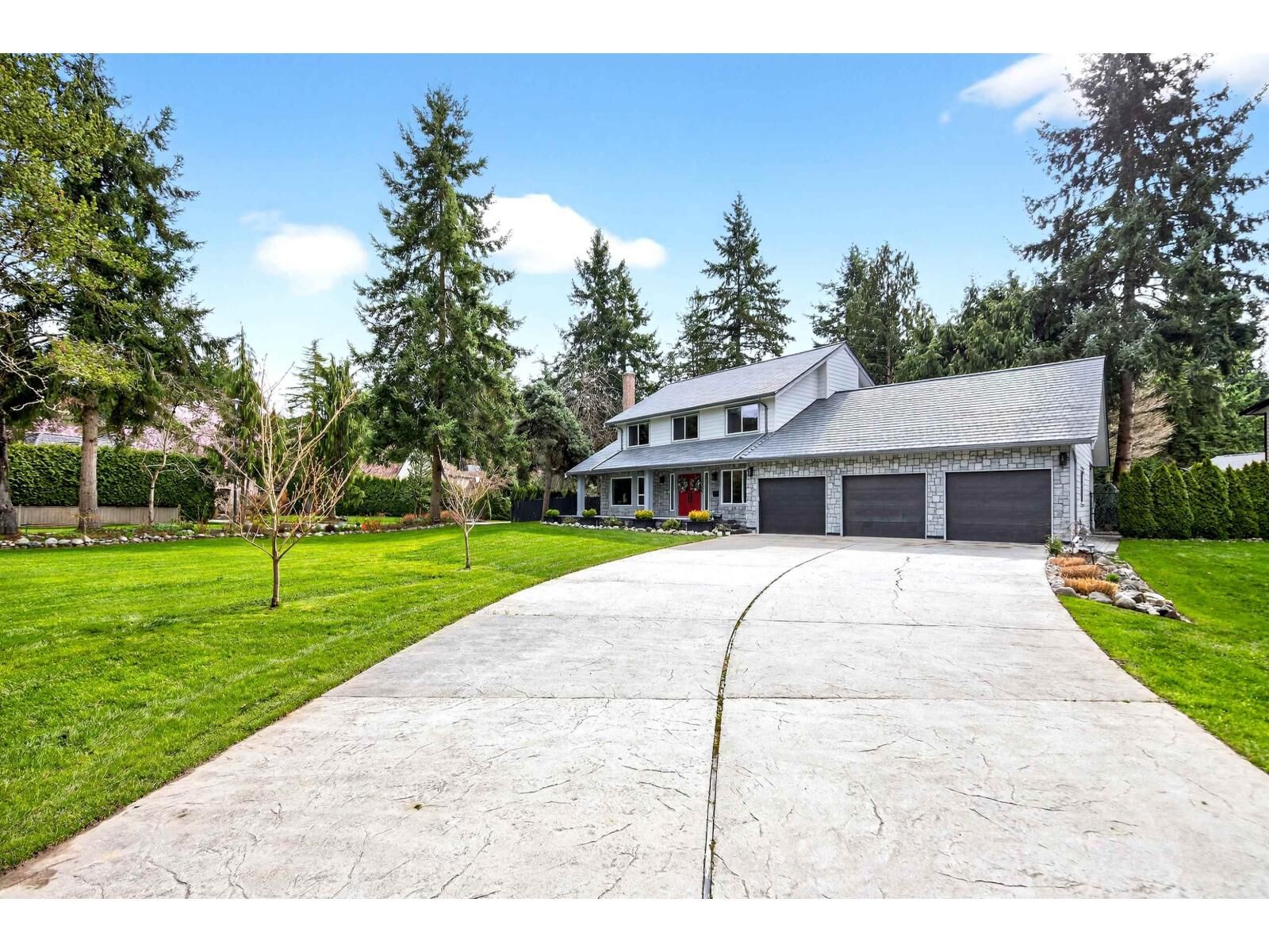 Property Photo:  13386 18A Avenue  BC V4A 7R1 