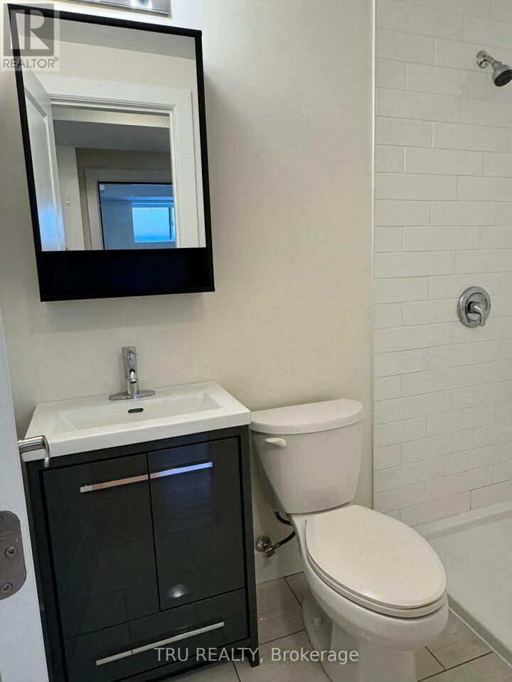 Property Photo: 550 Guy Street C ON K1K 1B9