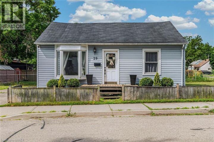 Property Photo:  39 Sanderson Street  ON N3S 2V4 