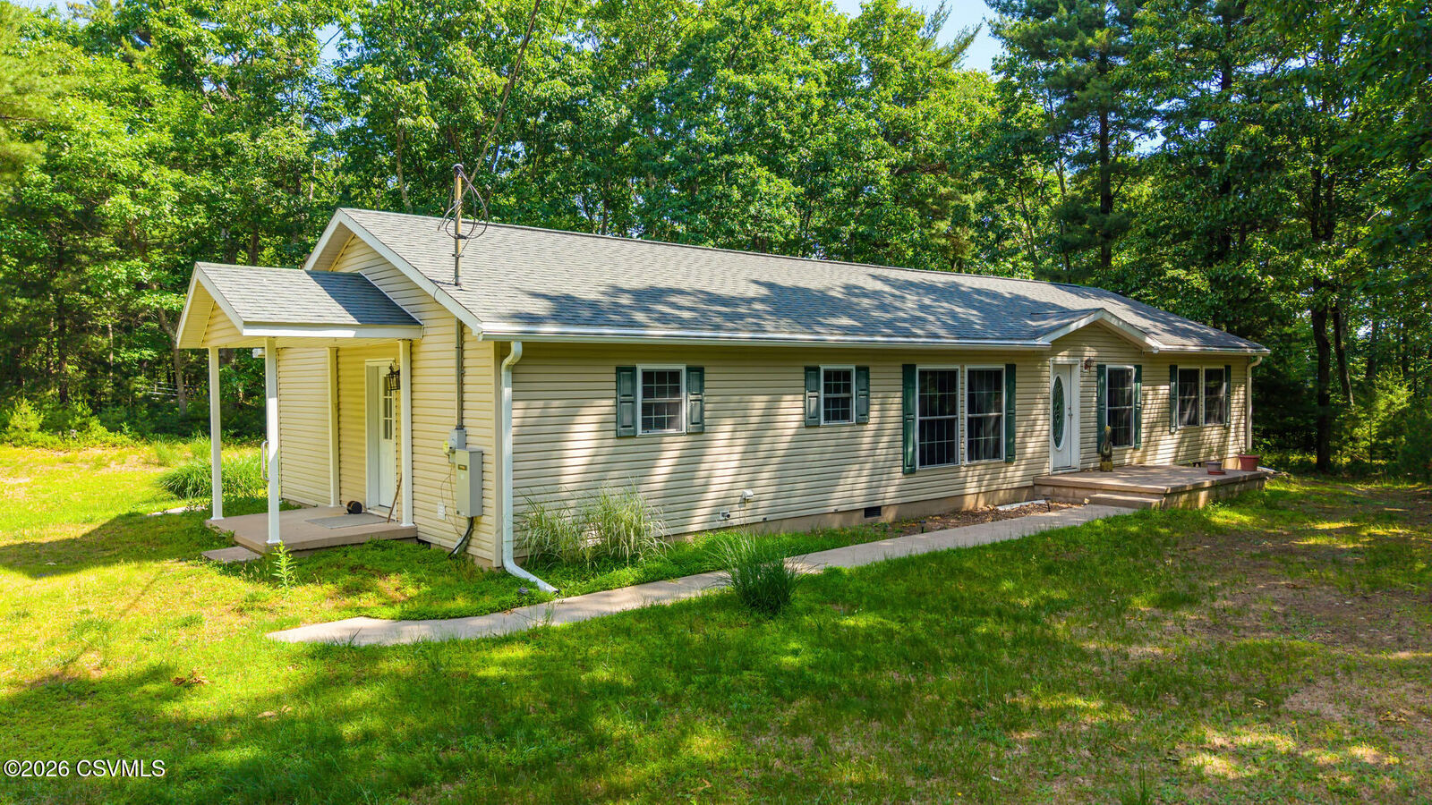 Property Photo: 482 Hickory Lane PA 18655