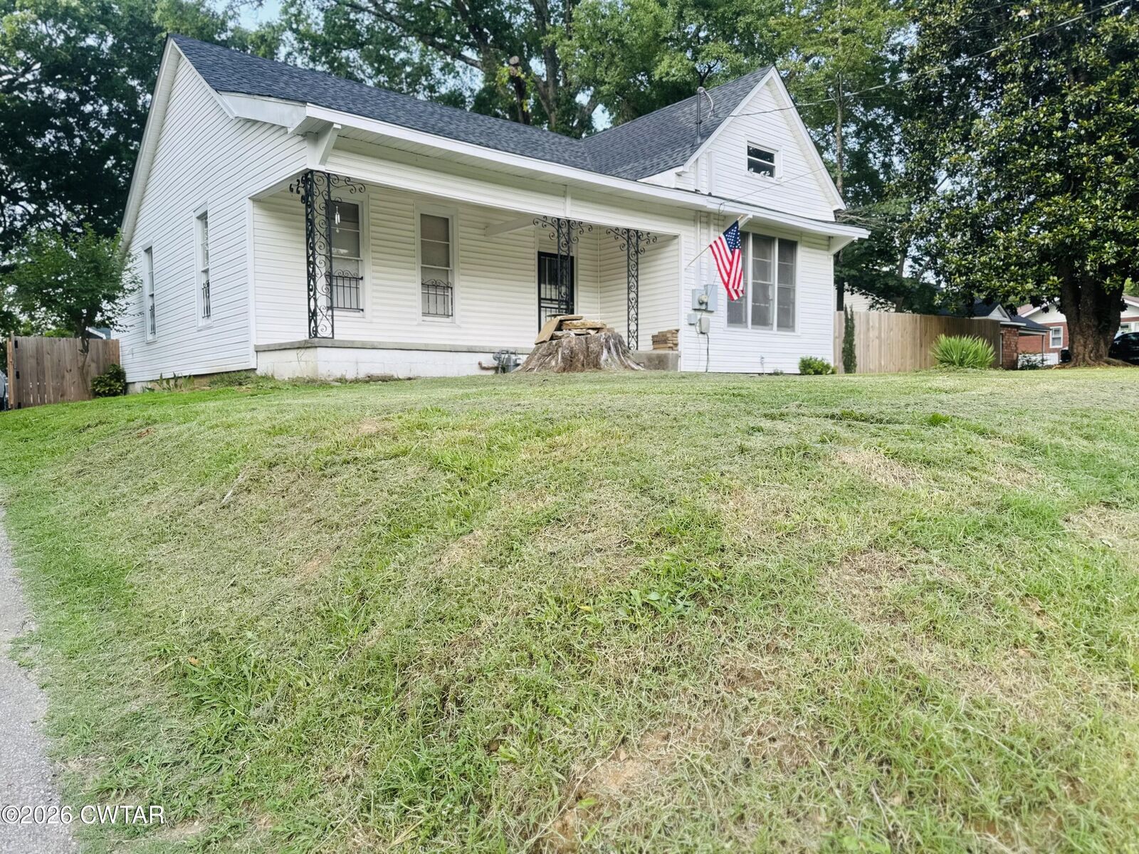 Property Photo:  113 E Forest Avenue  TN 38301 