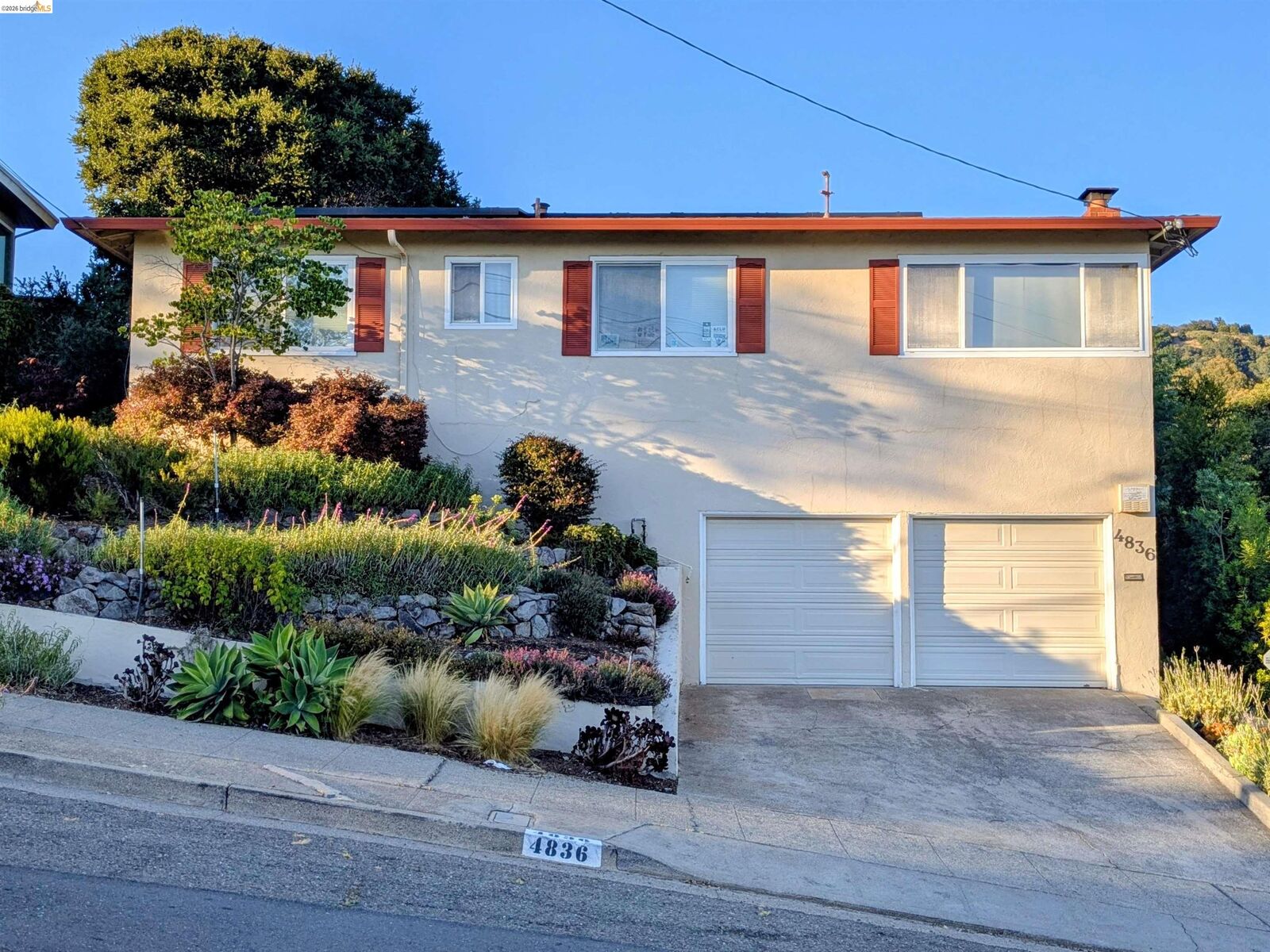 Property Photo: 4836 Reinhardt Dr CA 94619