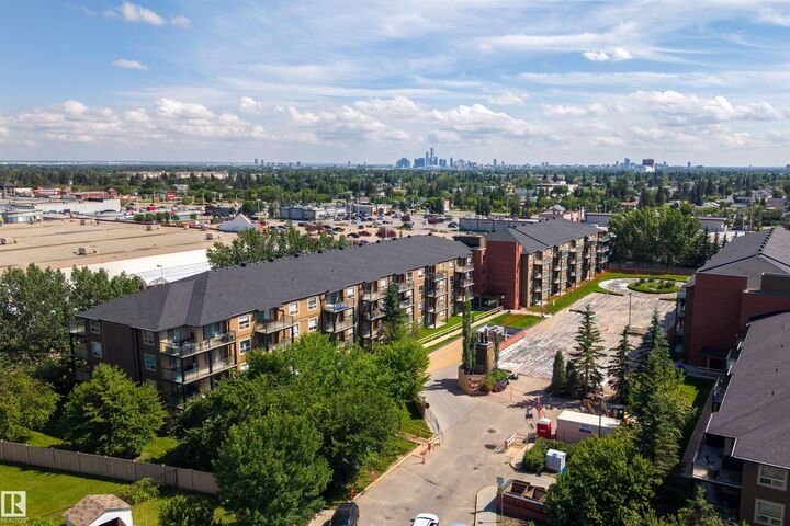 Property Photo:  13907 136 Street NW 405  AB T6V 1Y5 