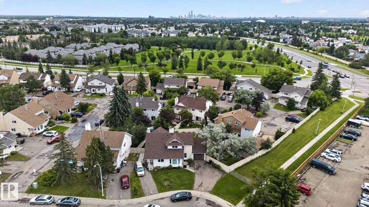Property Photo: 9503 180A Street NW AB T5T 2Z4