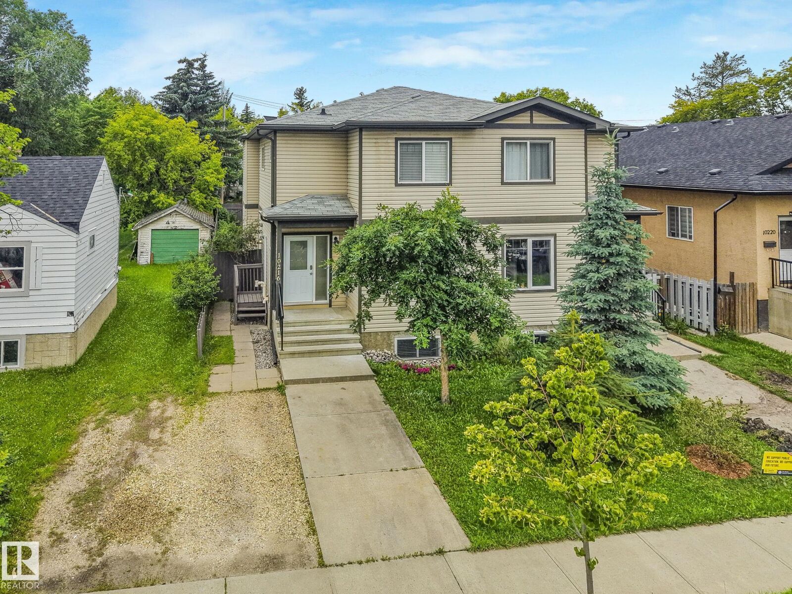 Property Photo:  10216 150 Street NW  AB T5P 1P3 