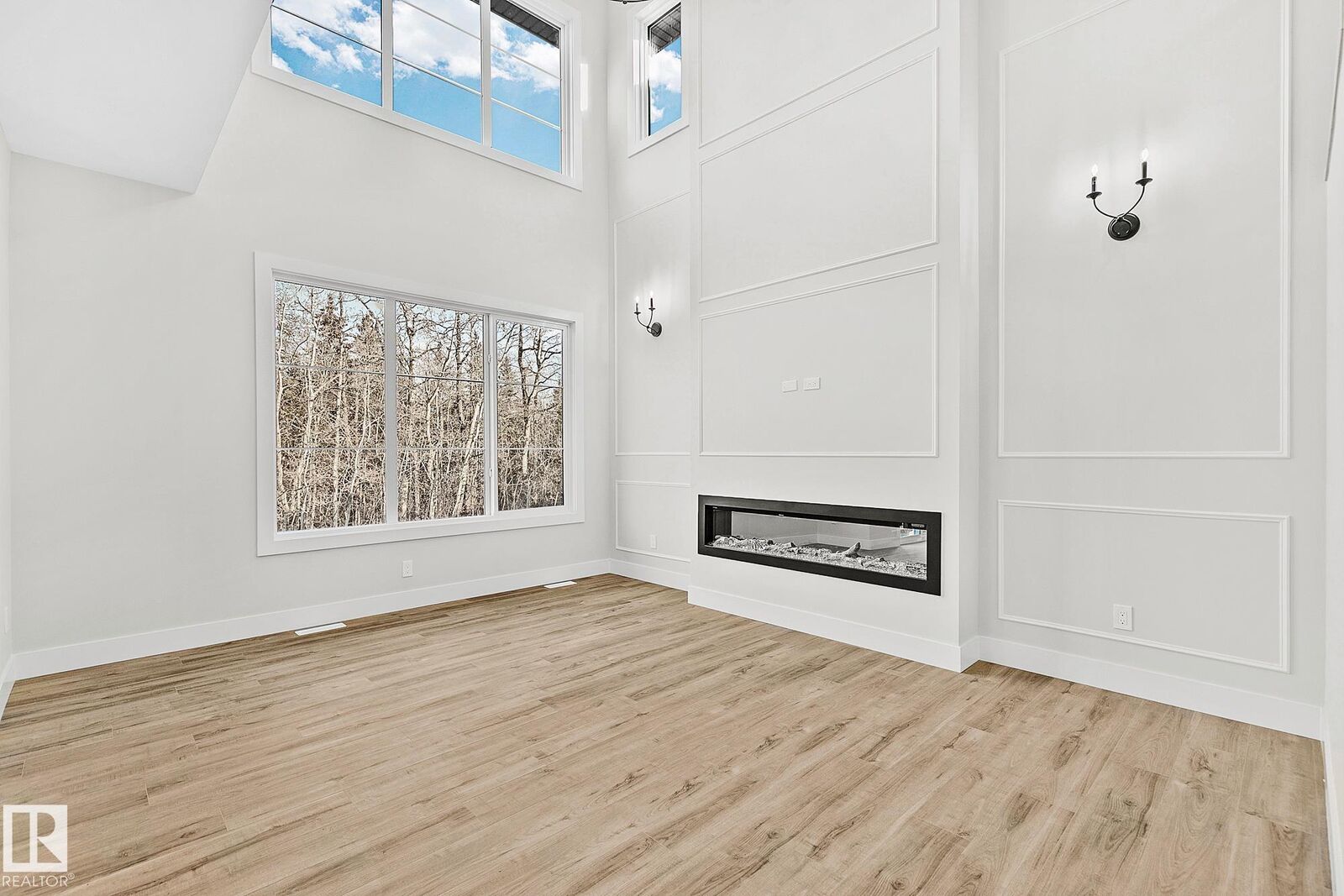 Property Photo:  204 Falcon Crescent  AB T0B 3M3 