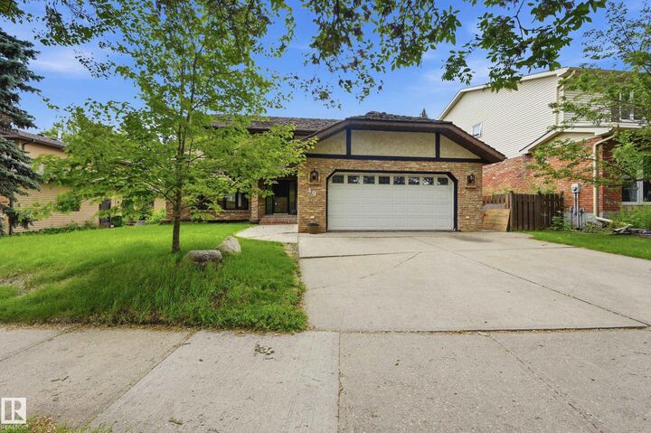 Property Photo:  49 Pineridge Crescent  AB T8N 4P6 