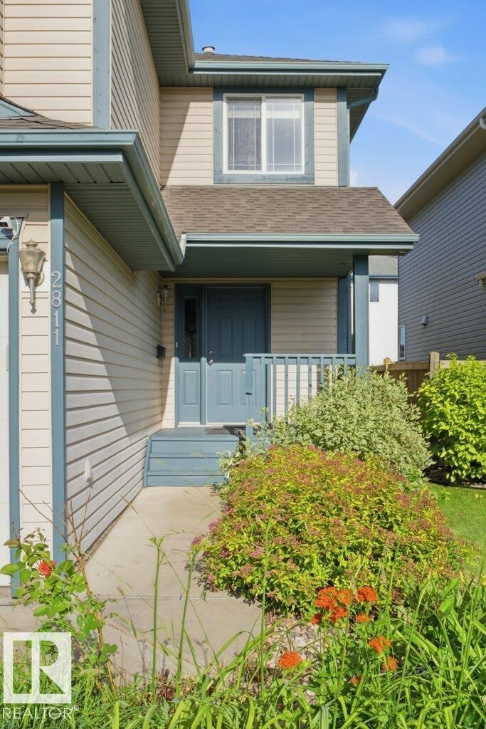 Property Photo:  2811 33 Street NW  AB T6T 1P5 