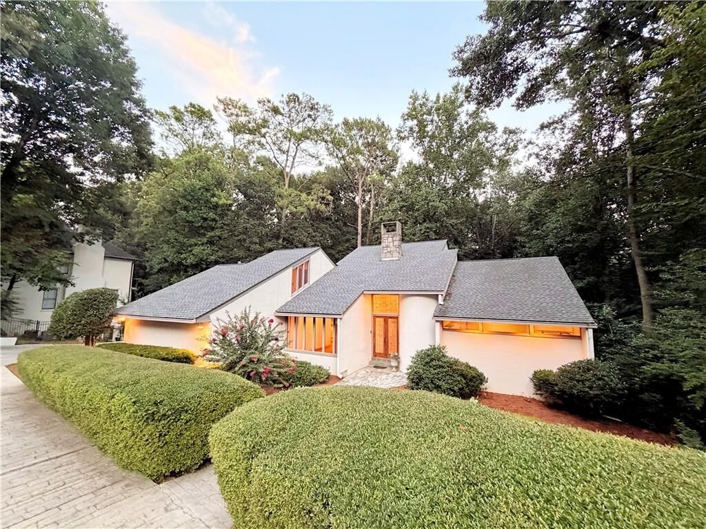 Property Photo: 320 Fauna Court GA 30350