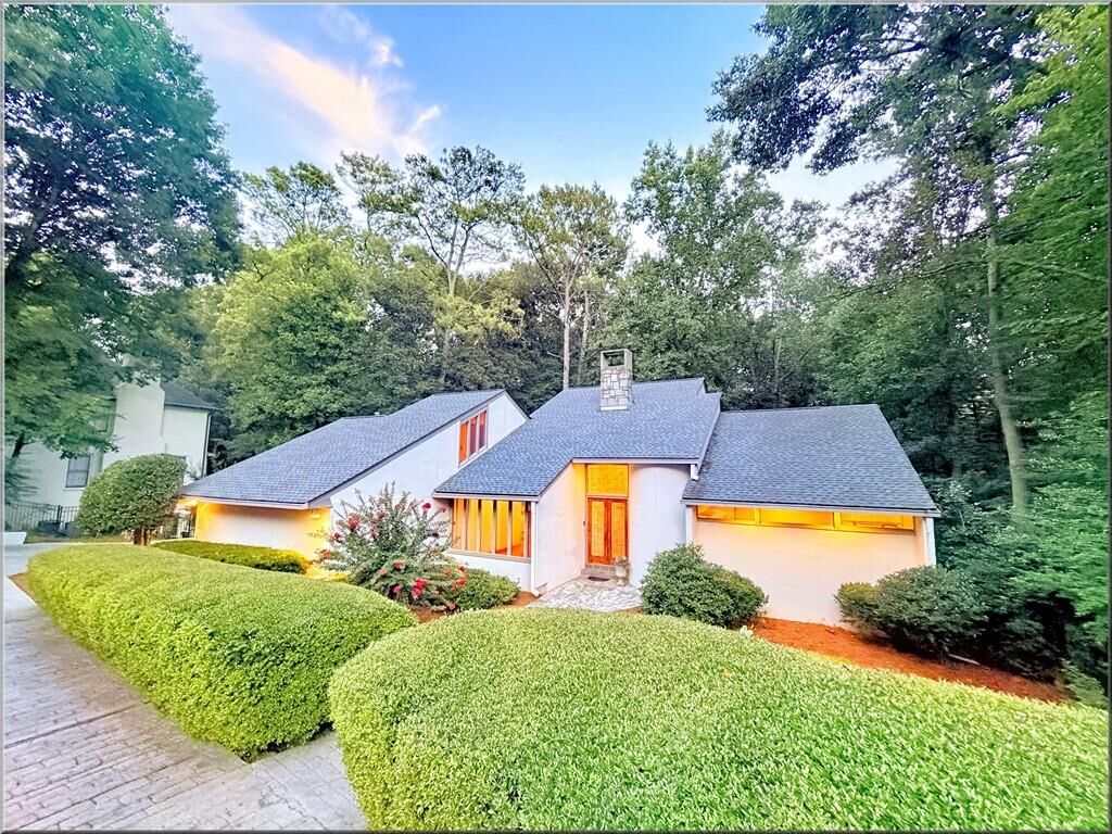 Property Photo: 320 Fauna Court GA 30350