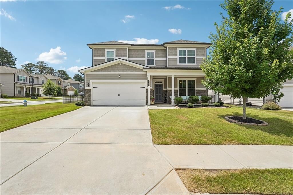Property Photo:  501 Cunninghame Court  GA 30269 