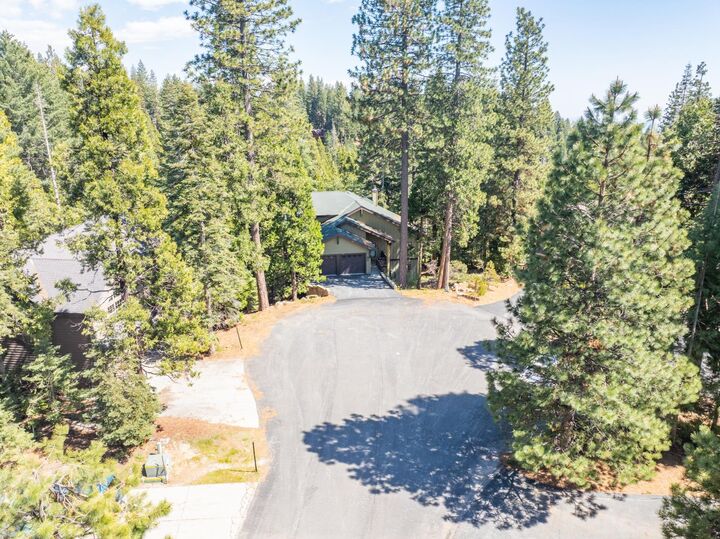 Property Photo: 40322 Mariposa Lilly Lane CA 93664