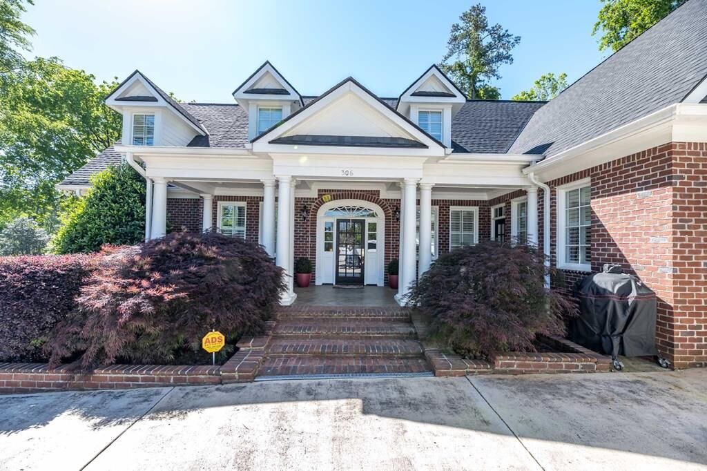 Property Photo: 306 Cascade Road GA 31904