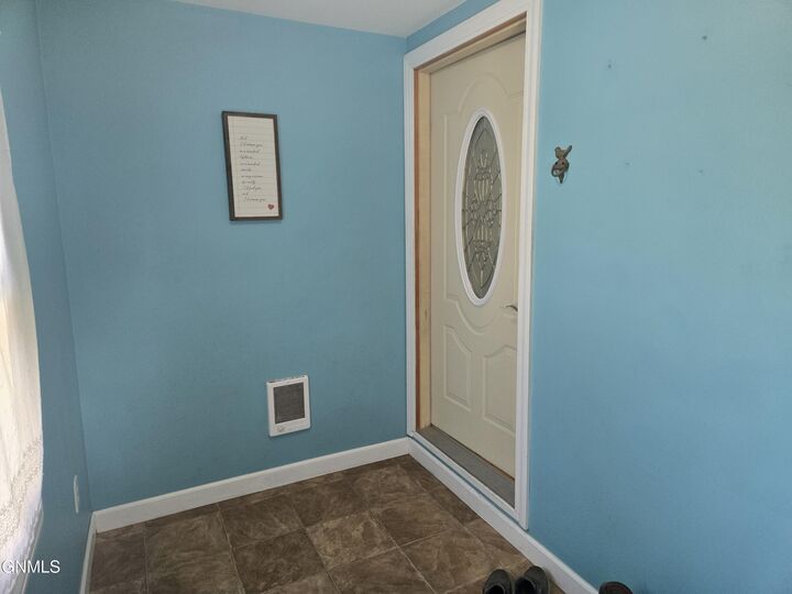 Property Photo: 521 2nd Avenue NW ND 58413