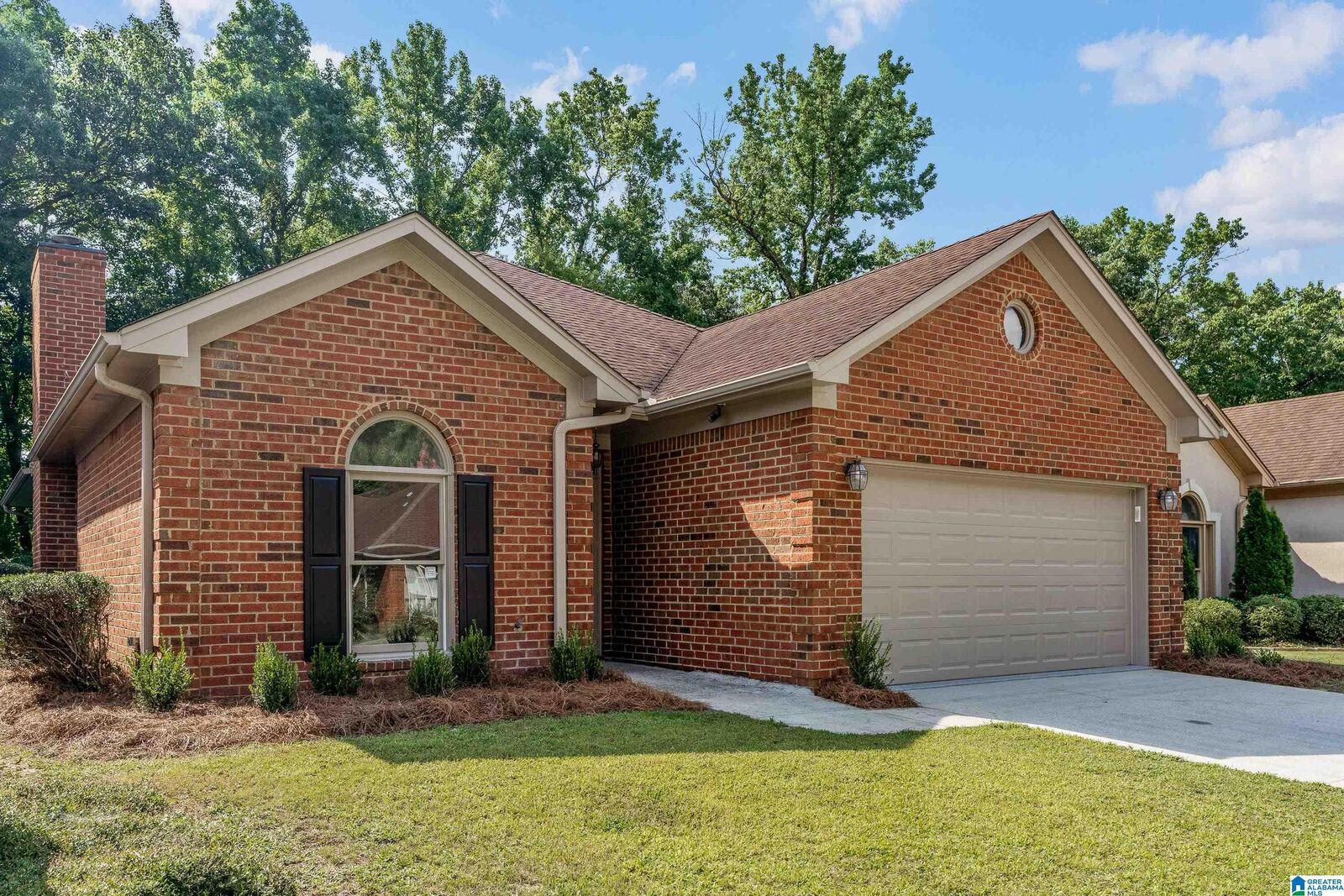 Property Photo: 1134 Berwick Road AL 35242