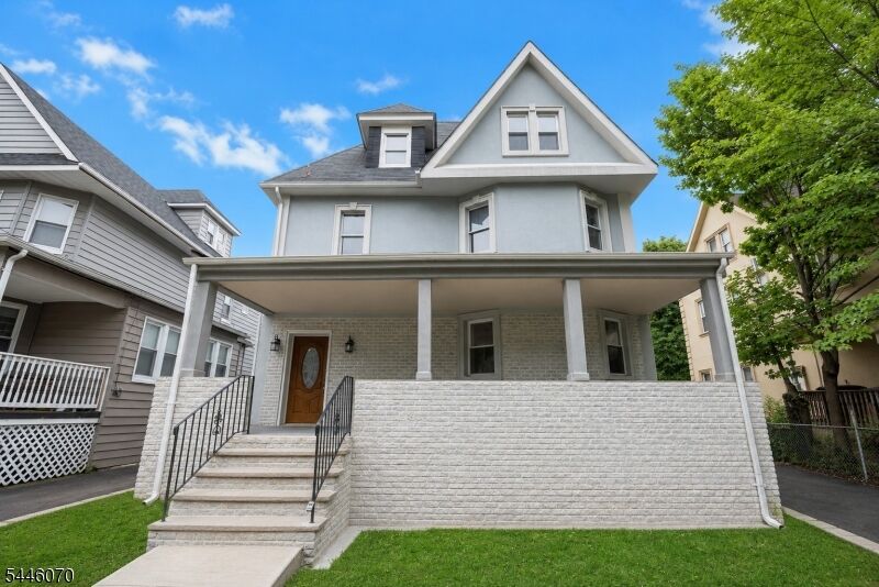 Property Photo:  58 Ingraham Pl  NJ 07108 