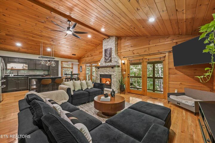 Property Photo: 288 Panther Creek Rd TN 37876