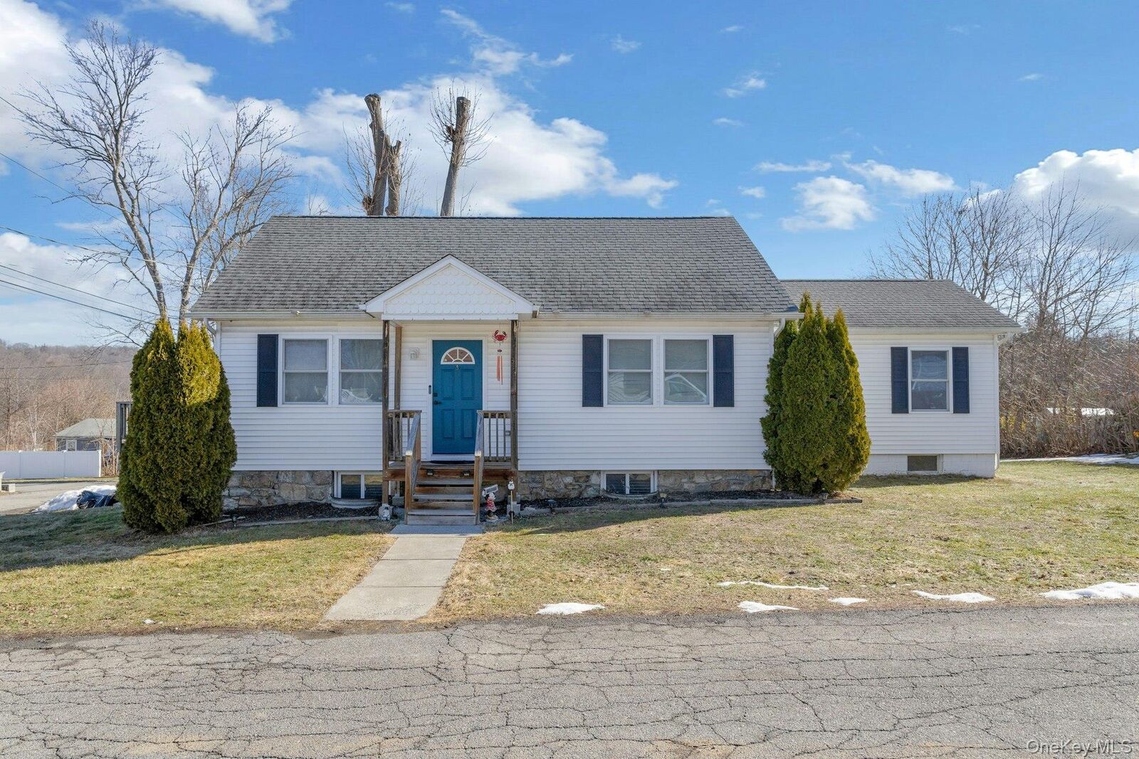 Property Photo:  34 Ashburton  NY 10512 