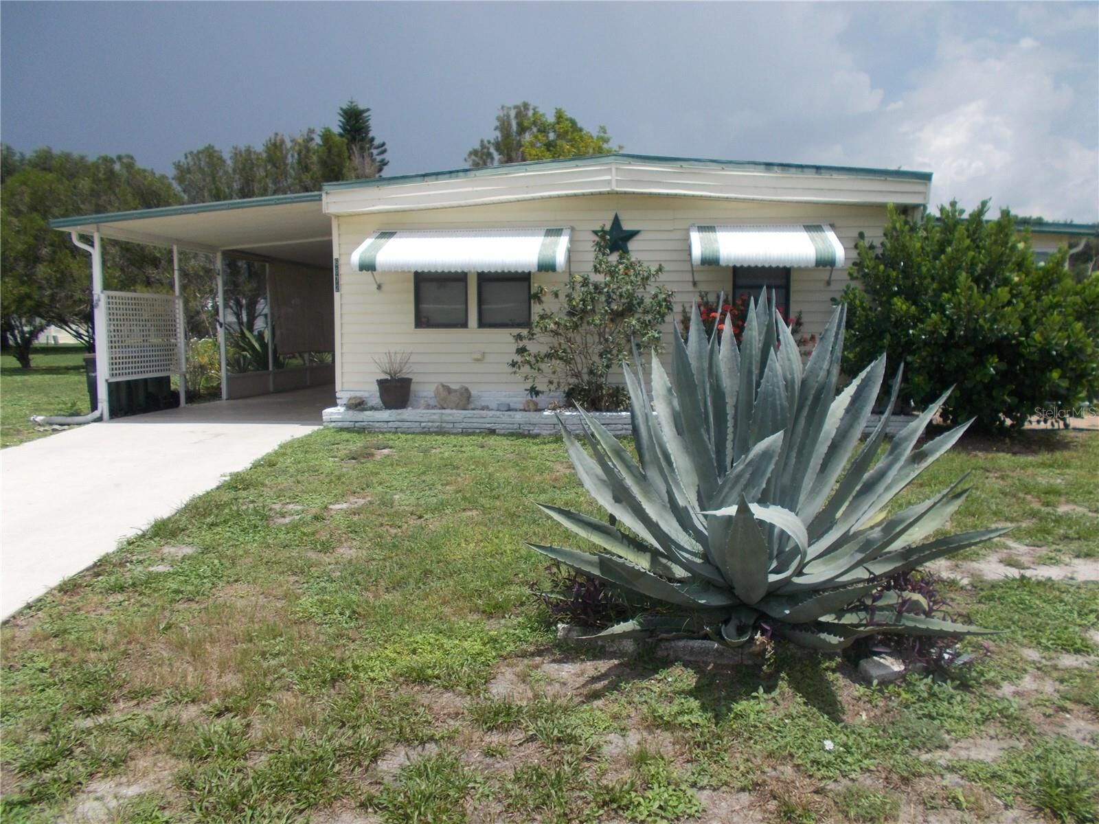 Property Photo:  6872 Haawi Court  FL 34287 