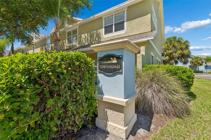 Property Photo:  10925 Winter Crest Drive  FL 33569 