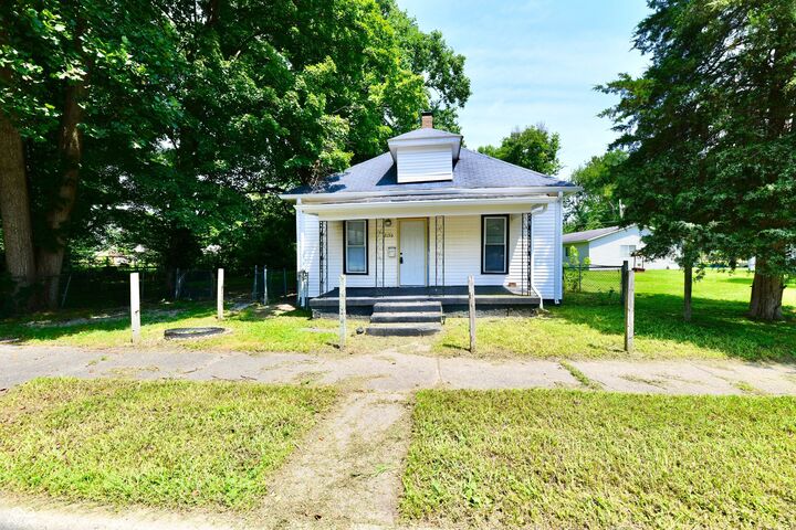 Property Photo:  2130 Plum Street  IN 47804 