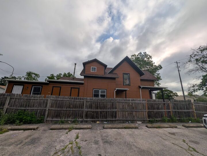 Property Photo:  417 N Fayette Street  MI 48602 