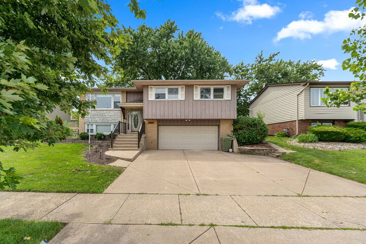 Property Photo: 15954 Ozark Avenue IL 60477