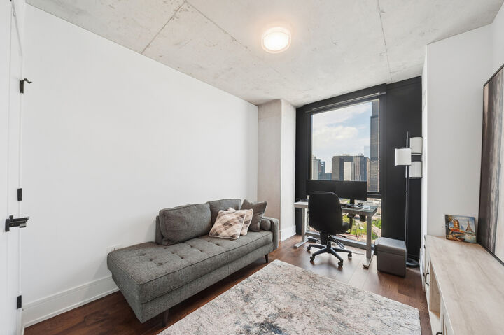 Property Photo:  234 W Polk Street 2504  IL 60607 