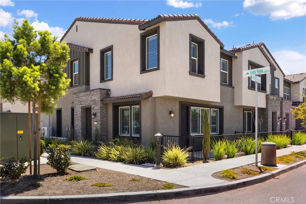 Property Photo:  2843 E Bedford Privado  CA 91762 