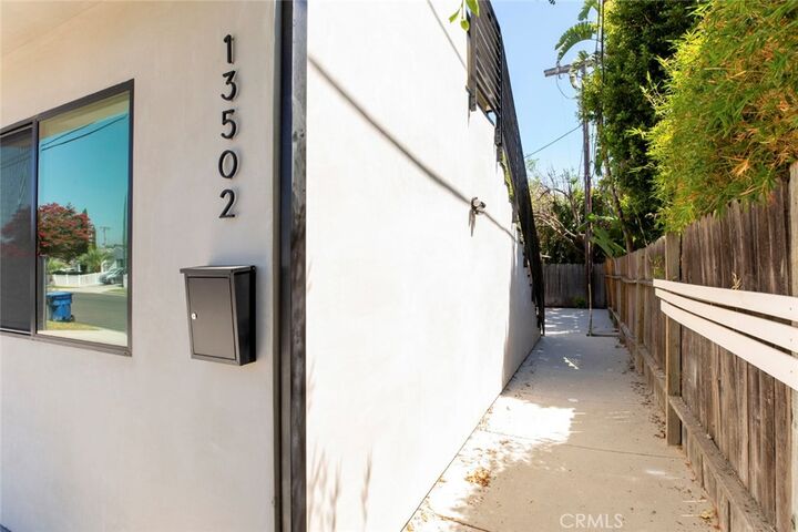 Property Photo:  13502 Bessemer Street  CA 91401 