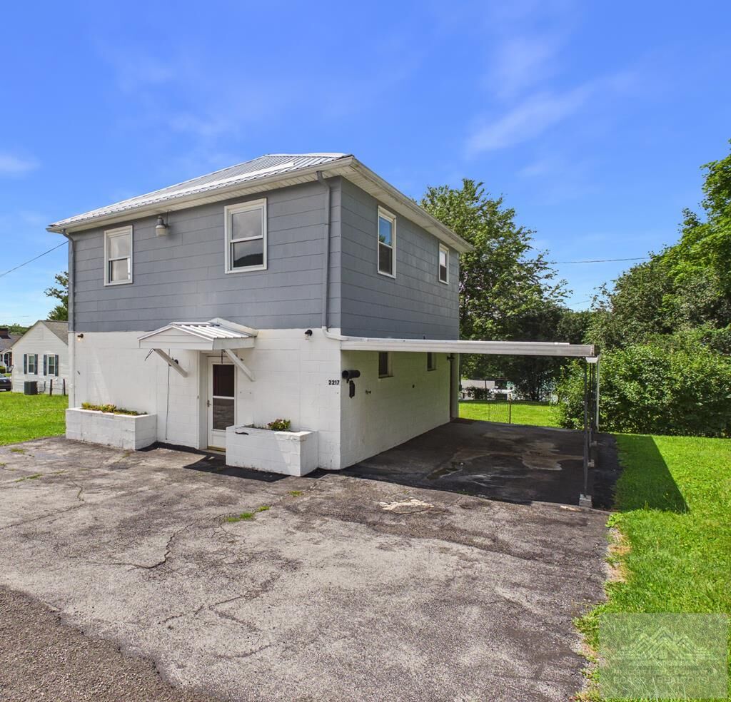 Property Photo: 2217 Hemlock Hill WV 24701