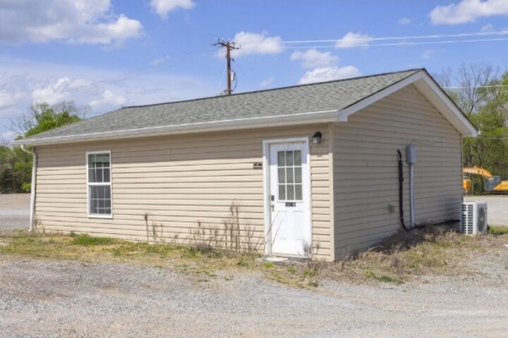 Property Photo: 2060 Old Lebanon Dirt Rd TN 37122