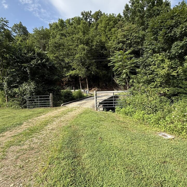 Property Photo: 2625 Wartrace Hwy TN 38588