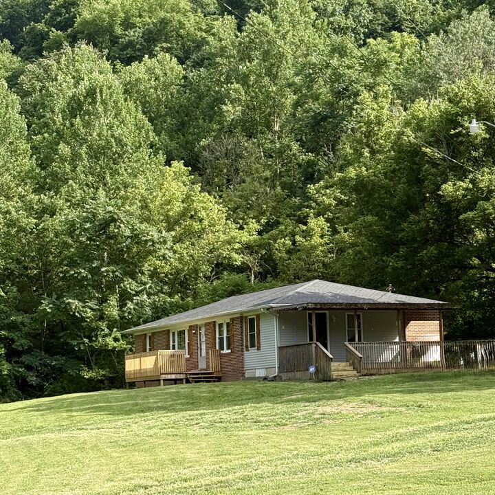 Property Photo:  2625 Wartrace Hwy  TN 38588 