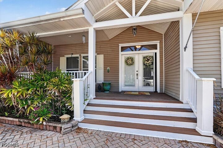 Property Photo:  15627 Caloosa Creek Circle  FL 33908 