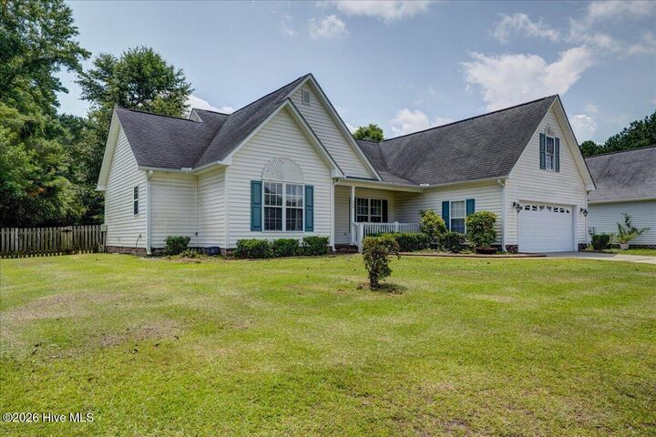 Property Photo:  105 Croatan Woods Drive  NC 28562 