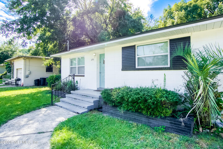 Property Photo:  6910 Cartier Circle  FL 32208 