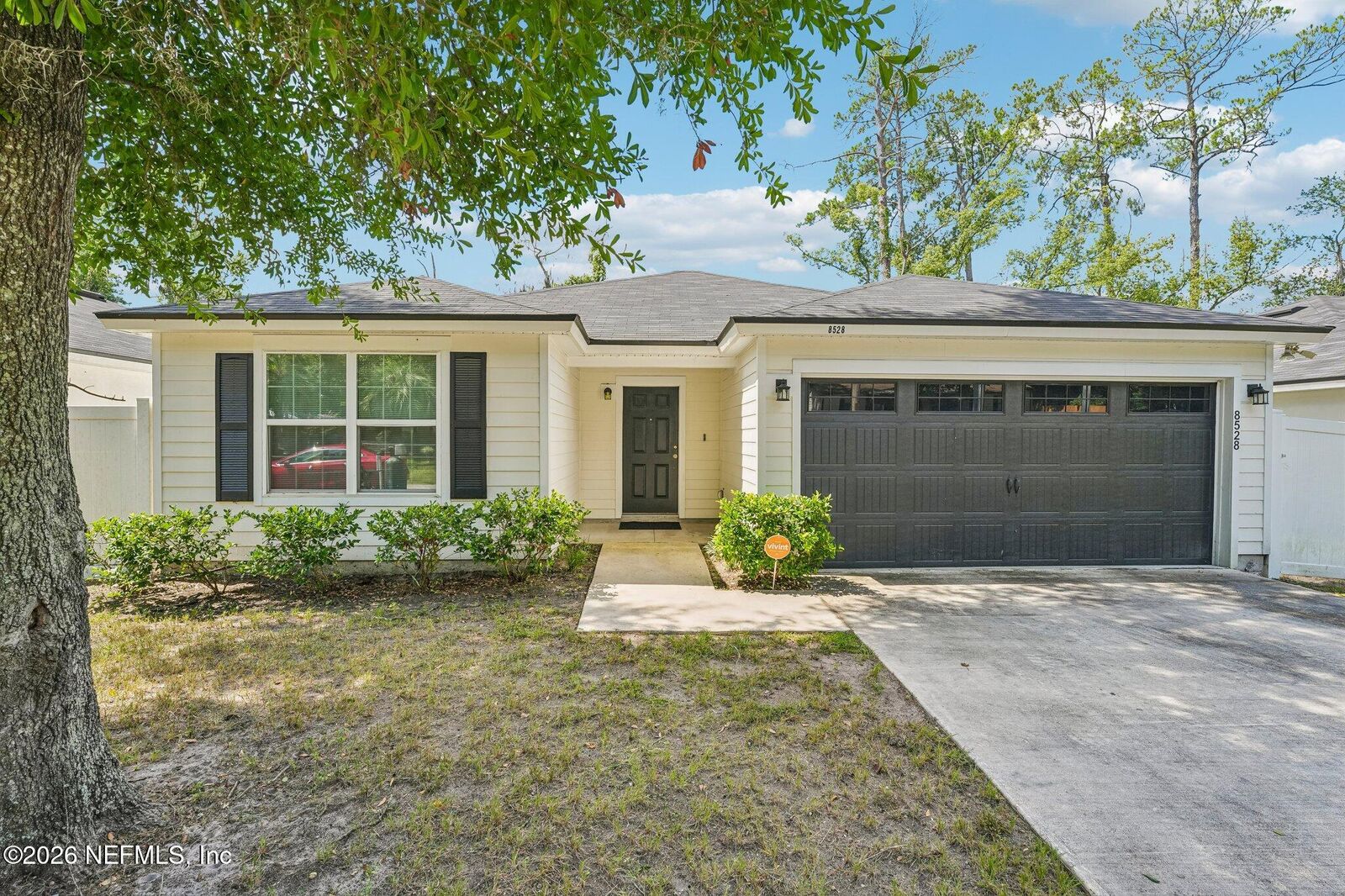 Property Photo: 8528 Osteen Street FL 32210