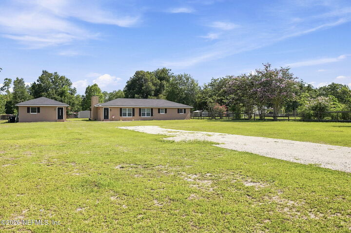 Property Photo: 5684 Maverick Road FL 32068