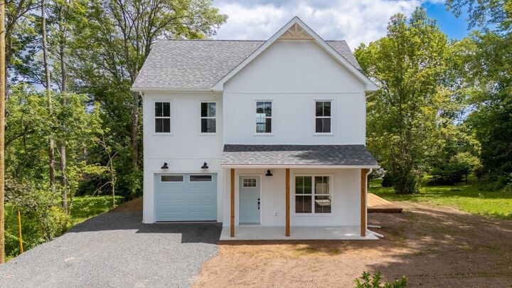 496 Highland Avenue — photo 1