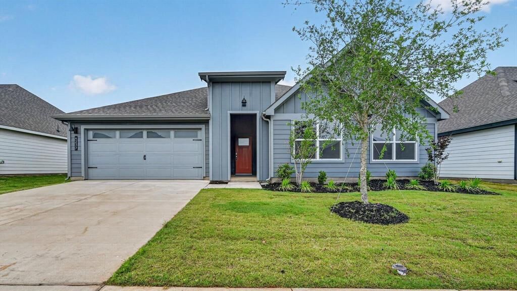Property Photo:  243 Sandstone Circle  TX 76048 
