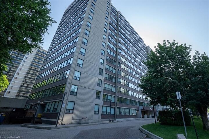 Property Photo: 120 Duke Street 1201 ON Z1Z 1Z1