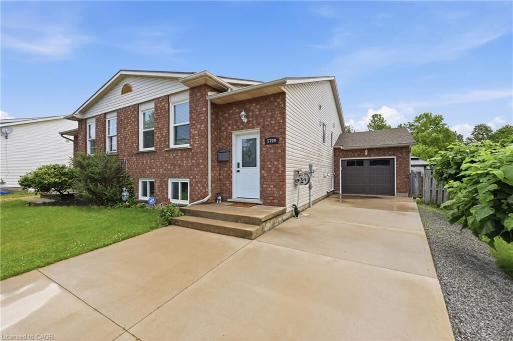 Property Photo:  5709 Deerbrook Street  ON L2G 7V6 