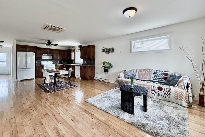 Property Photo: 18 Parkman Drive PE C1C 0T4