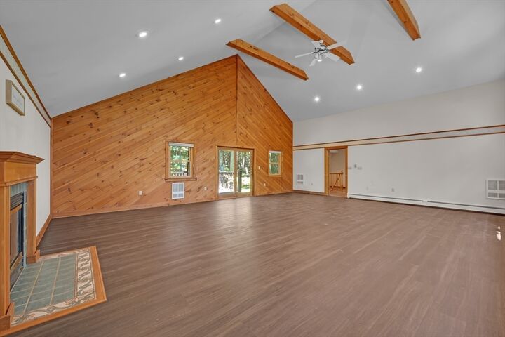 Property Photo: 6 Laurelwood Dr MA 01537