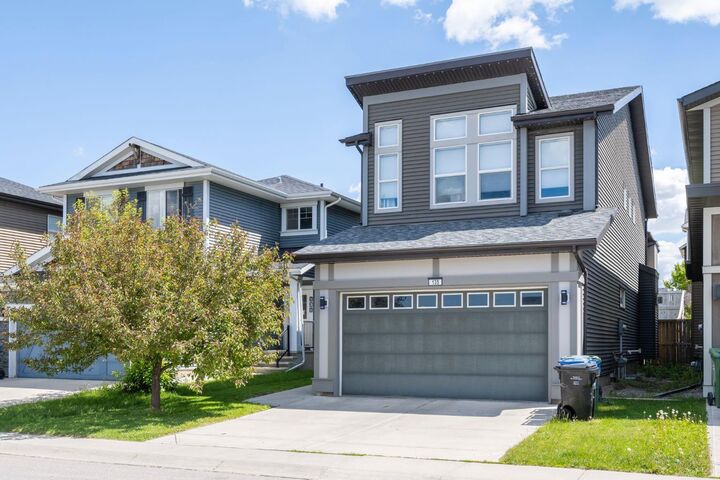 135 Evansridge Crescent NW — photo 1