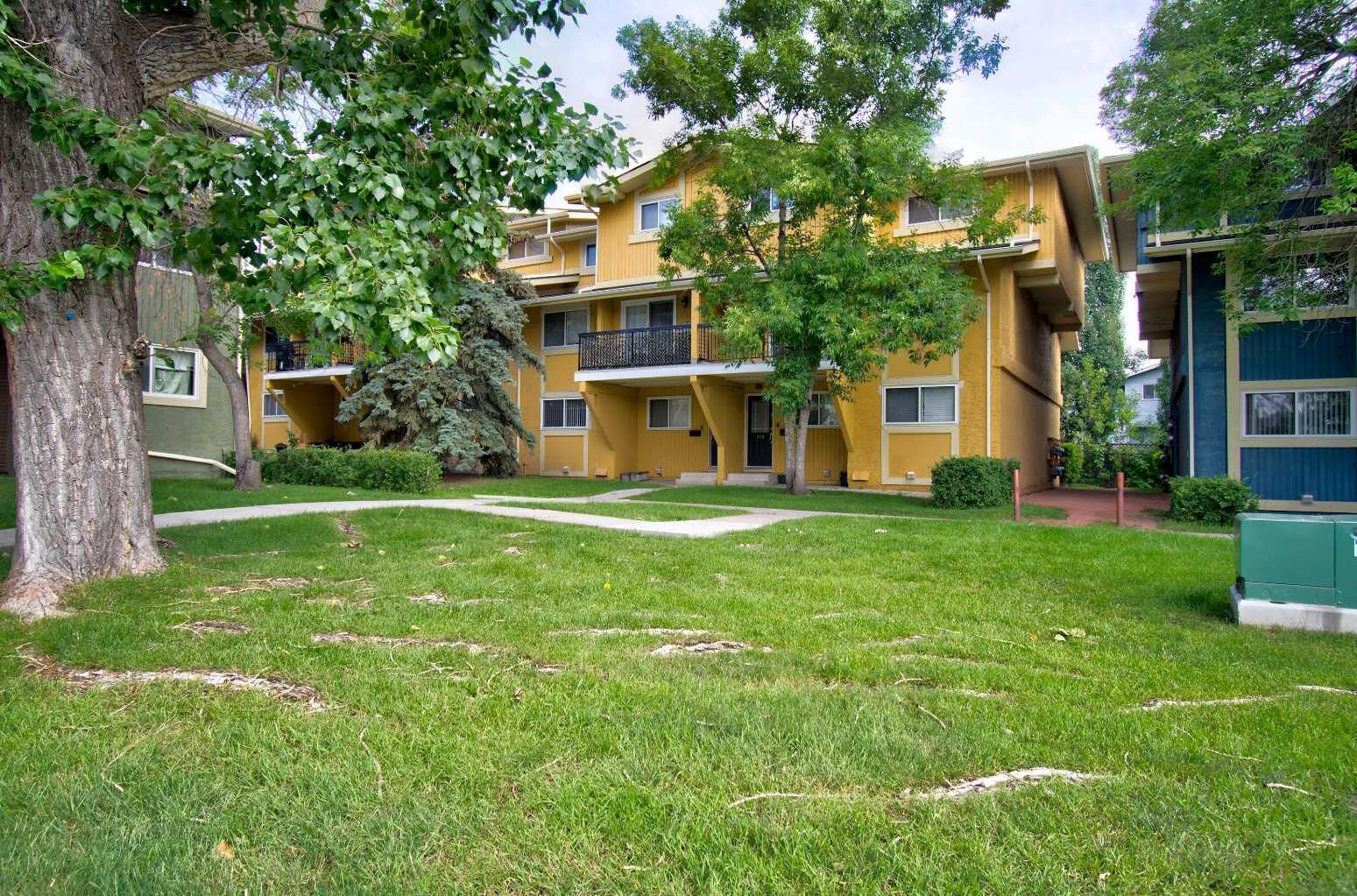 Property Photo: 2200 Woodview Drive SW 106 AB T2W 3N6