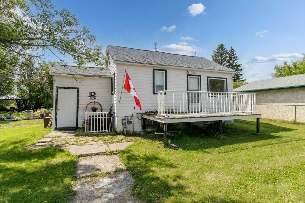 Property Photo:  1836 21 Avenue  AB T0M 0V0 