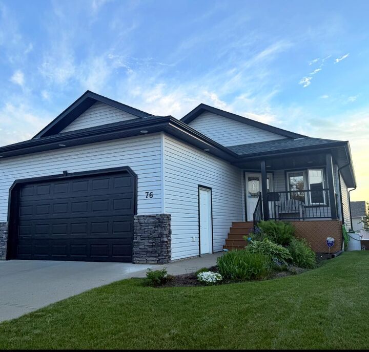 Property Photo: 76 Lakeway Boulevard AB T4S 2P4