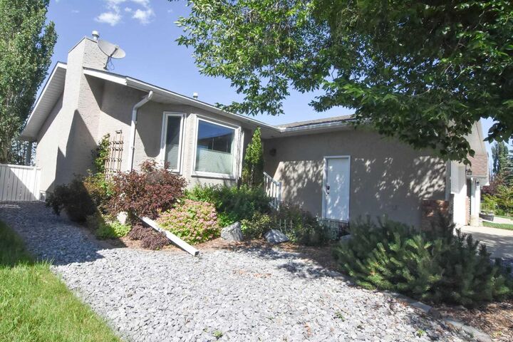 Property Photo: 254 Maple Grove Crescent AB T1P 1G2